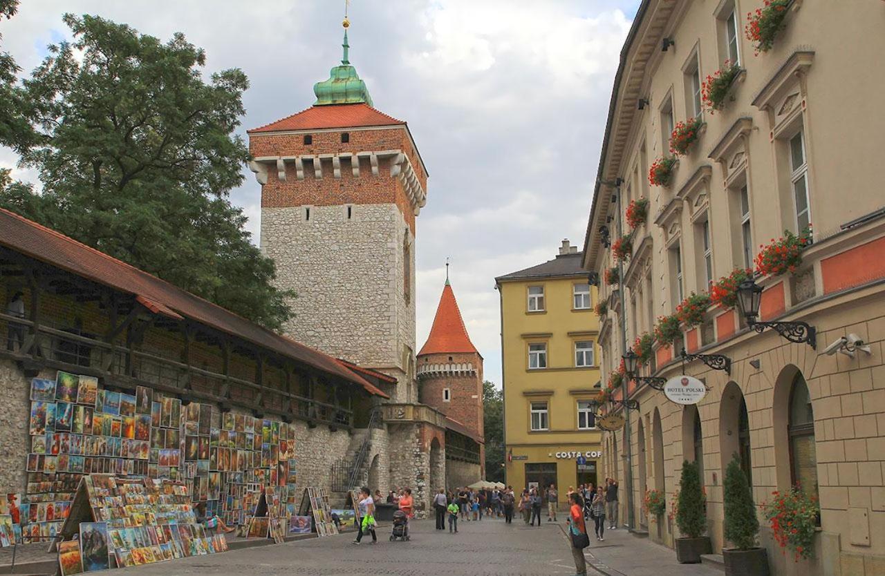 Attractive Oldtown Near Thetrain Station Apartament *